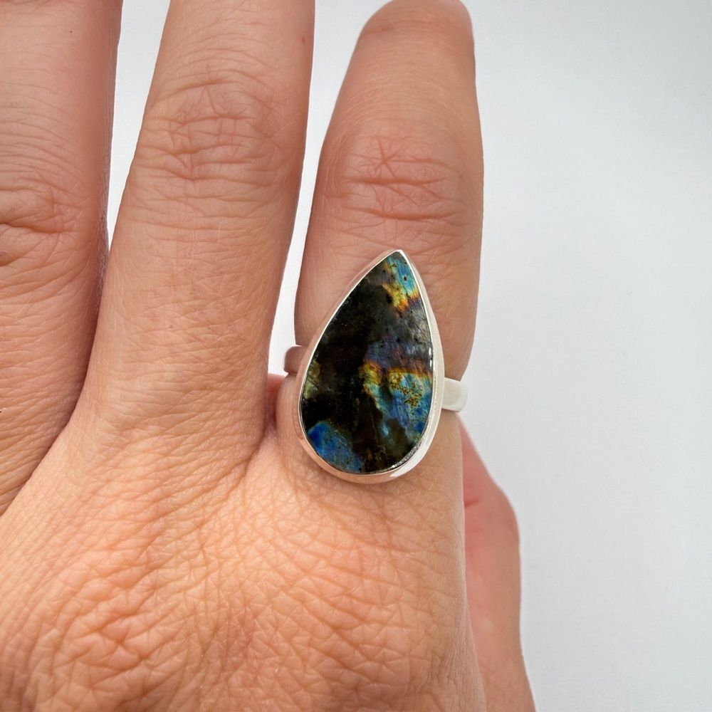 Stunning 20x11mm pear shaped Labradorite cabochon ring in sterling‎ silver! - Picture 14 of 15